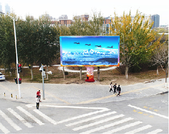 泸定户外大屏广告投放要点。